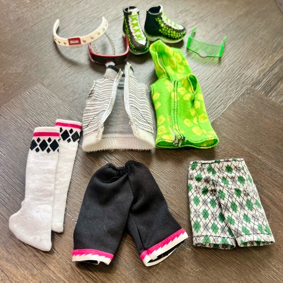 monster high Other - MONSTER HIGH Lot Duece Gorgon Outfit Basketball Shoes Sunglasses Shorts Belt